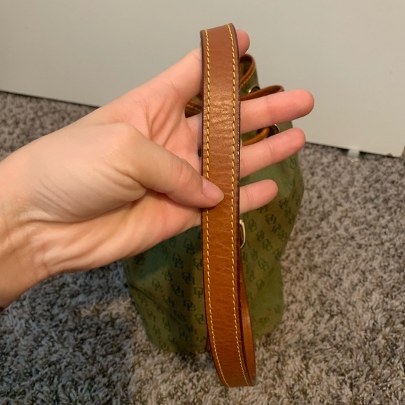 Dooney & Bourke Signature Logo Bucket Bag Green - Picture 5 of 8